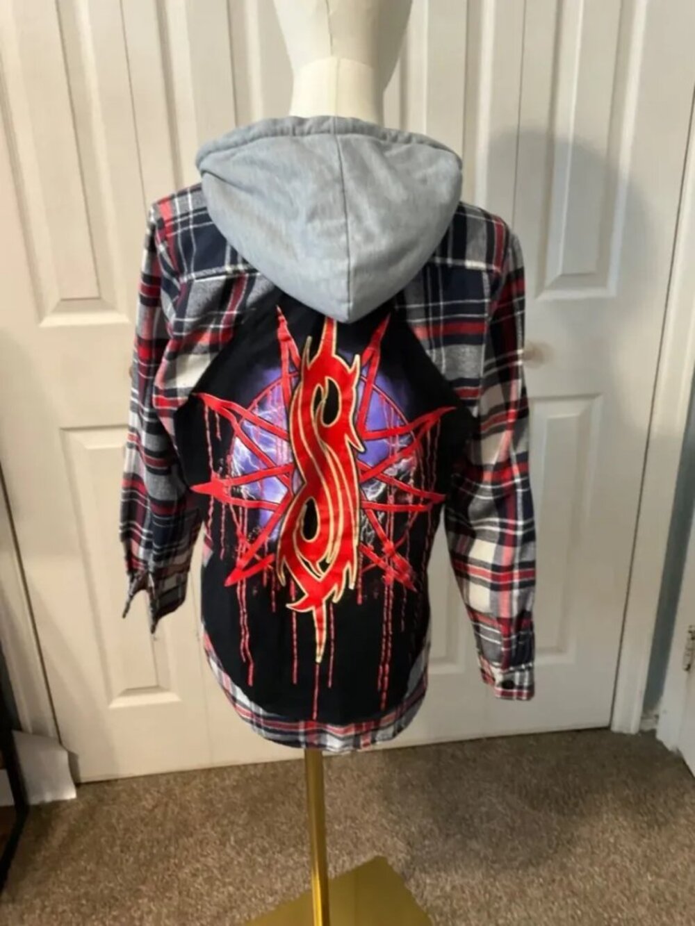 Slipknot Back Graphic T-Shirt on Women's Hooded Medium Flannel